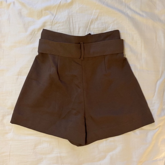Aritzia Wilfred Paperbag Shorts Size 4 - Picture 3 of 3